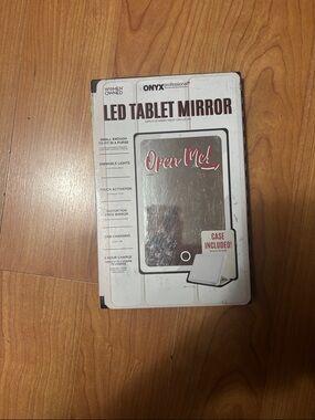 Onyx LED Tablet Mirror in White and Black Packaging